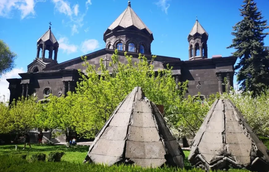 Private tour to Aruchavank, Marmashen, Gyumri and Harichavank