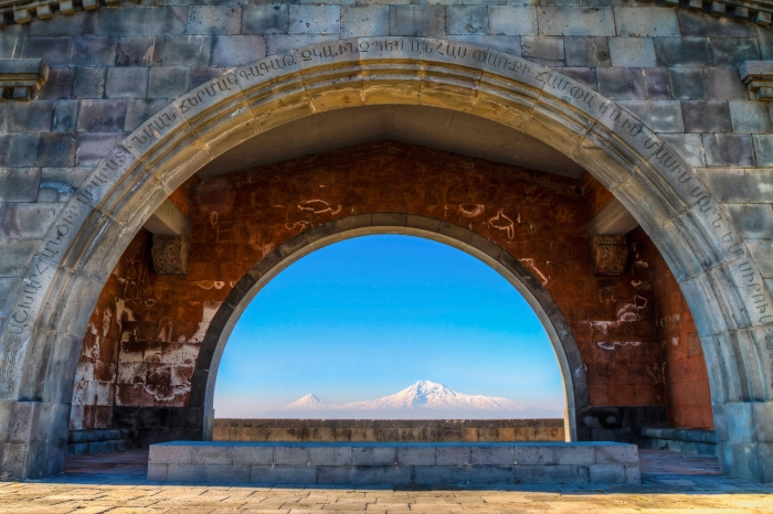 tour to the arch of charents