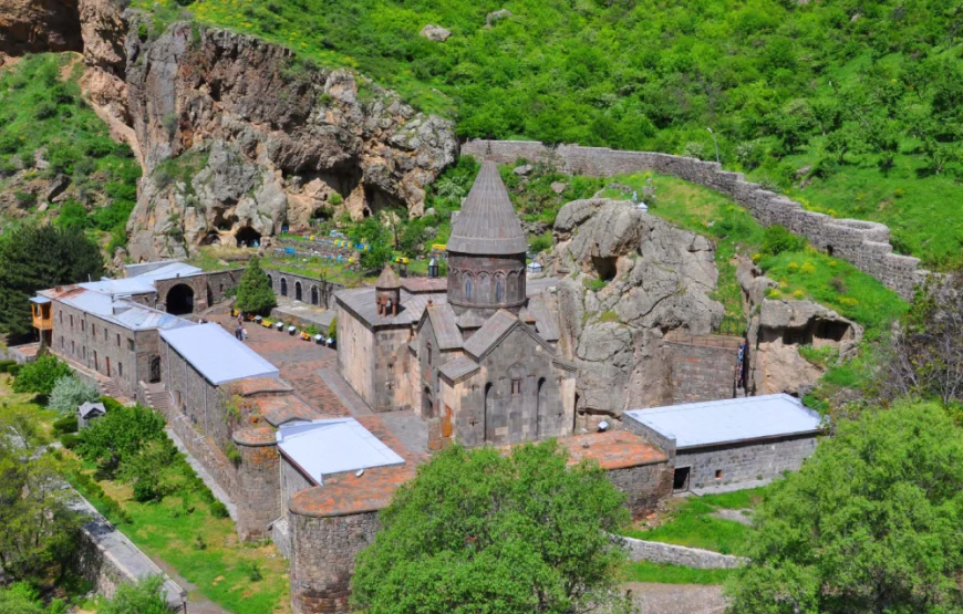 Индивидуальная экскурсия в Гегард, Гарни, Симфония камней, Мастер-класс по выпечке лаваша