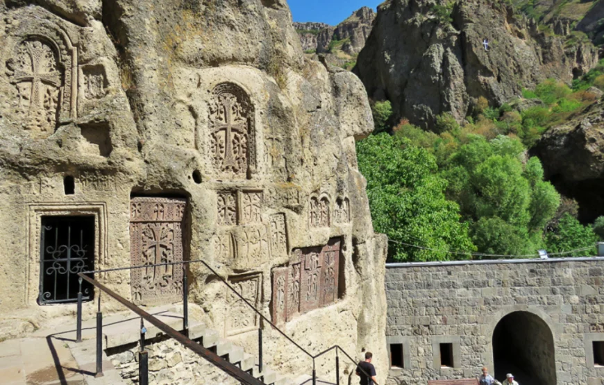 Индивидуальная экскурсия в Гегард, Гарни, Симфония камней, Мастер-класс по выпечке лаваша