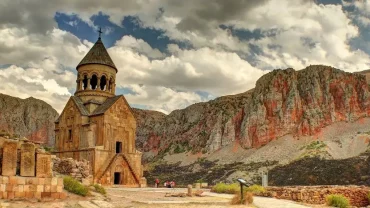 individual tours to noravank
