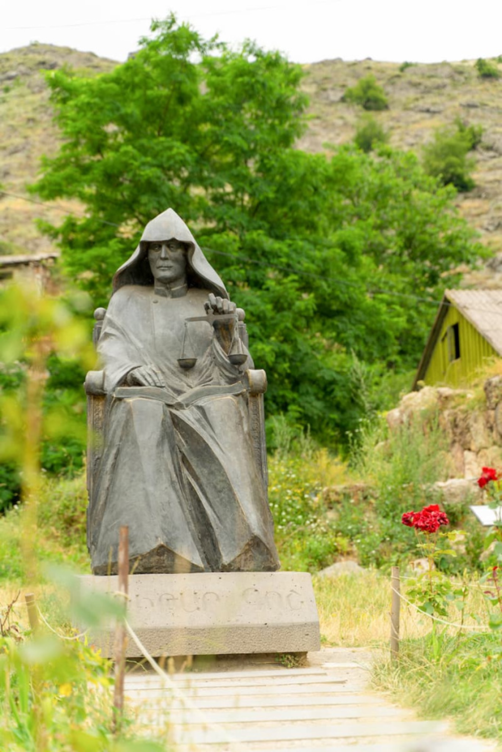 gosh mkhitar statue goshavank