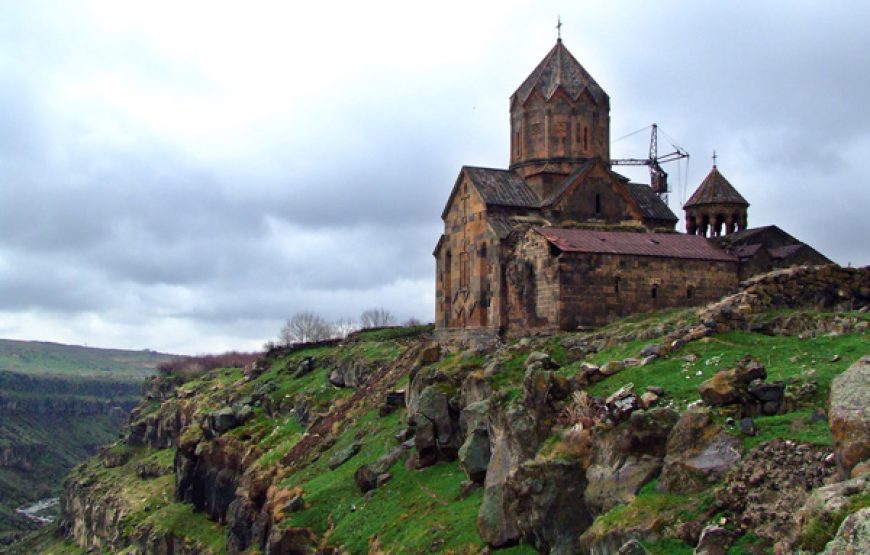 Индивидуальный Тур в Оганаванк, Сагмосаванк, Парк Армянского алфавита и Амберд