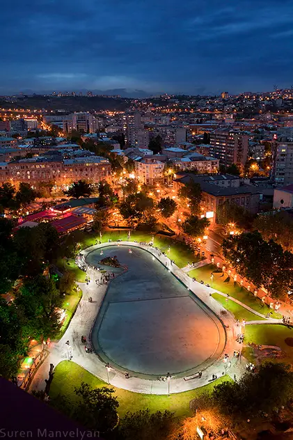 Лебединое озеро в Ереване