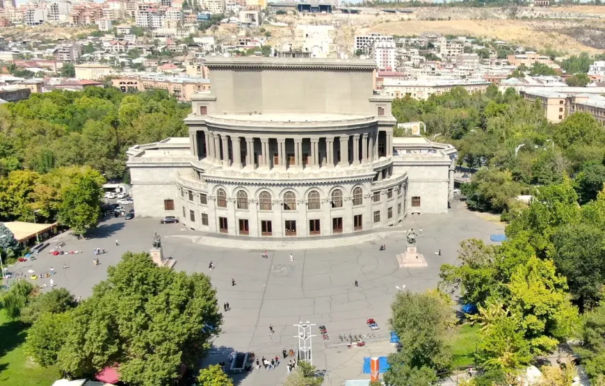 Обзорная экскурсия-прогулка по Еревану, Коньячный Завод АРАРАТ с дегустацией