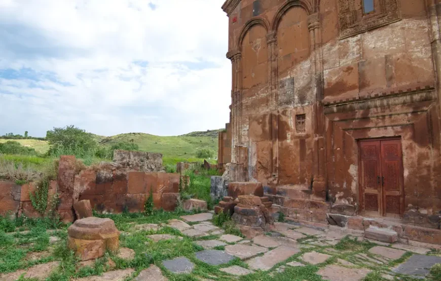 Private tour to Aruchavank, Marmashen, Gyumri and Harichavank