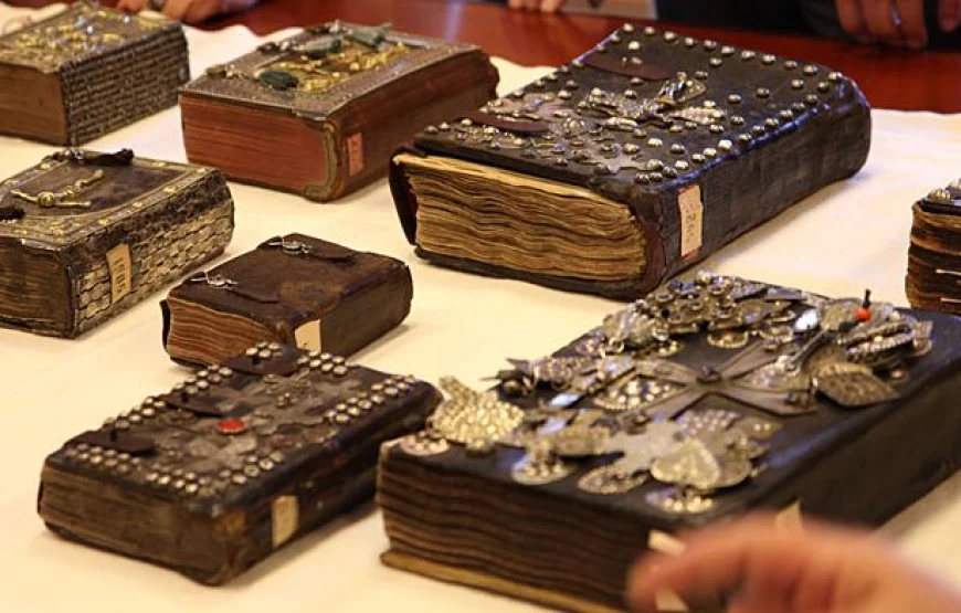 Пешеходная экскурсия по Еревану: Матенадаран, Музей Геноцида, Вернисаж.